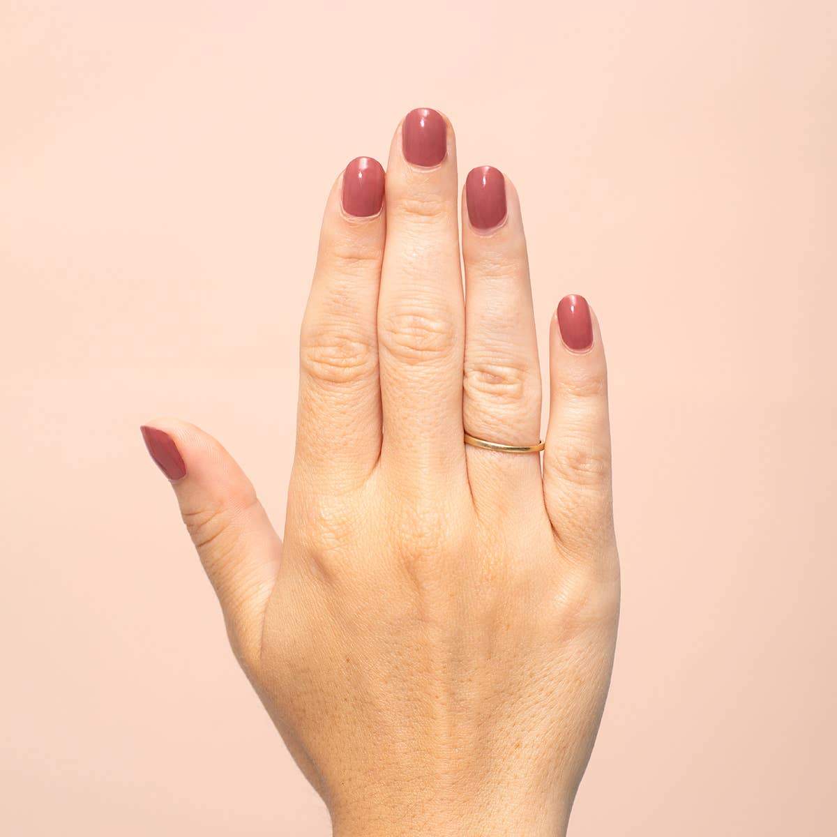 Call Alice Vegan & 21-free Nail Polish