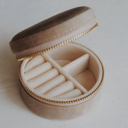 Circular Travel Jewelry Box in Nudie