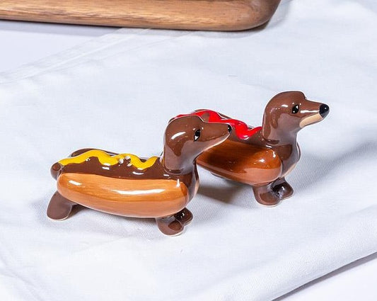 Dachshunds in Hot Dogs Salt & Pepper