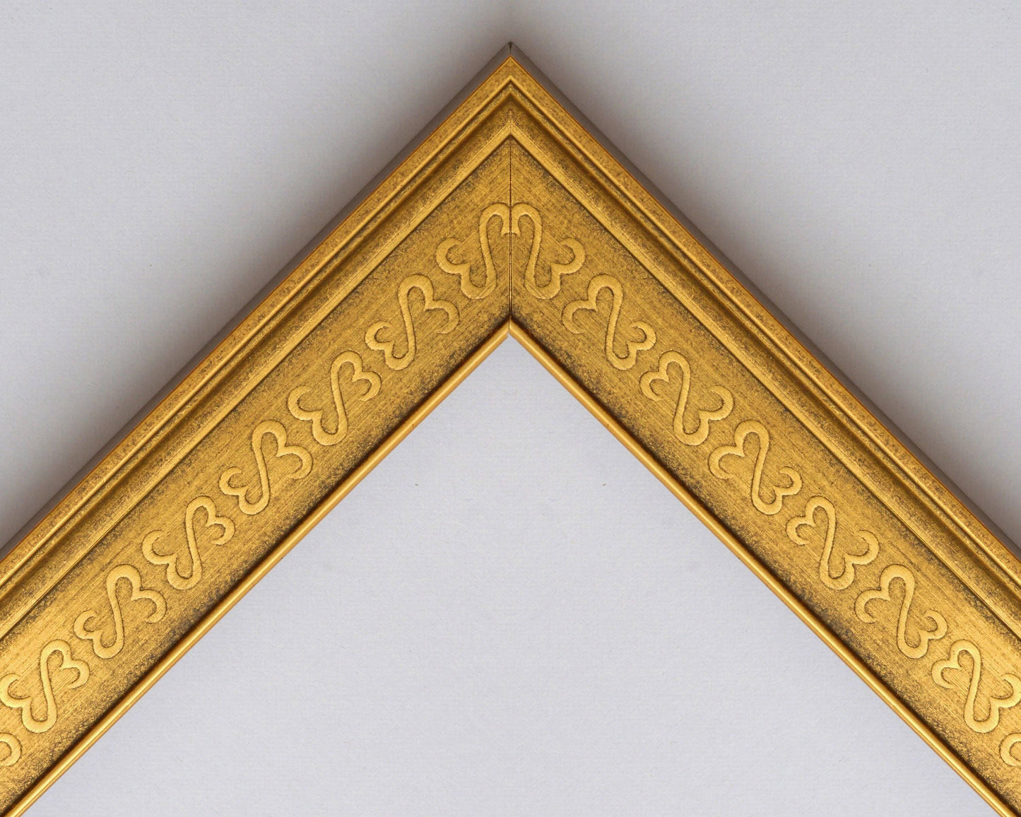 Gold Vintage Heart-Patterned Frame
