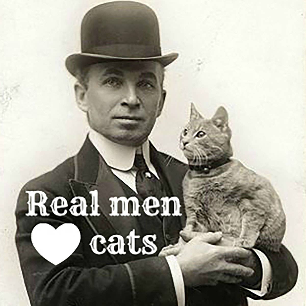Magnet: Real Men Love Cats.