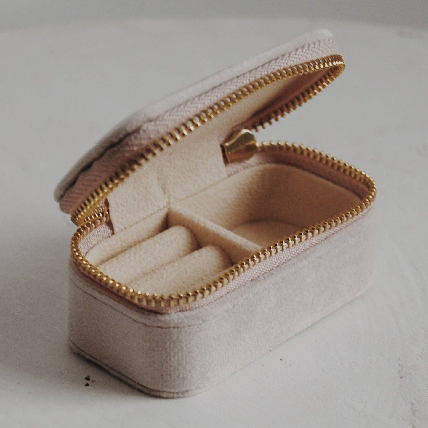 Velvet Travel Jewelry Box in Lavender Haze