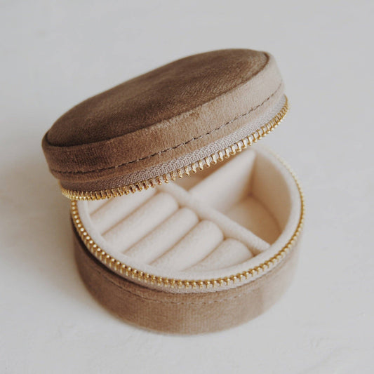 Circular Travel Jewelry Box in Nudie